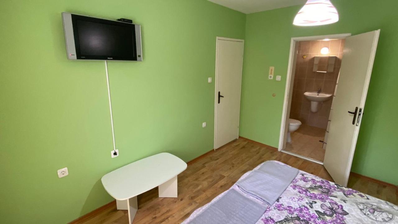 J&Z Rooms Burgas City Eksteriør billede